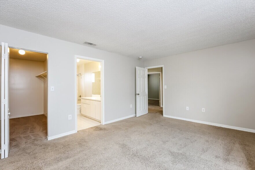 Building Photo - 17938 SW 154 Ct