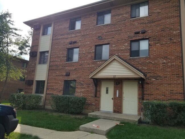 Primary Photo - 11 Parkside Ct