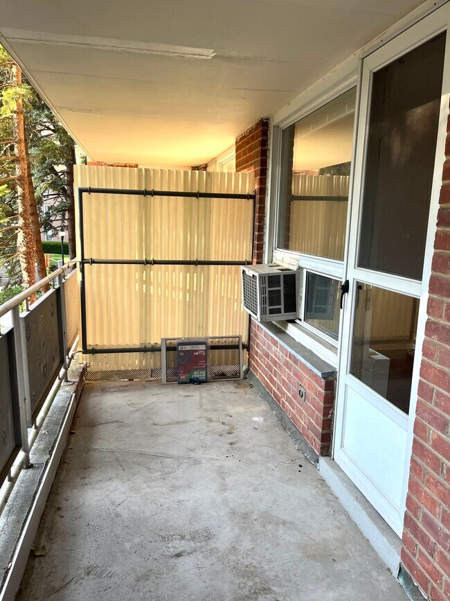 Building Photo - 71 Strawberry Hill Ave