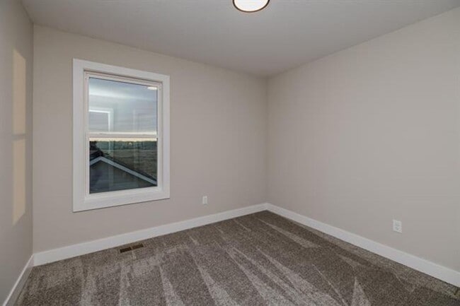 Building Photo - Brand New 5 bed/3.5 bath