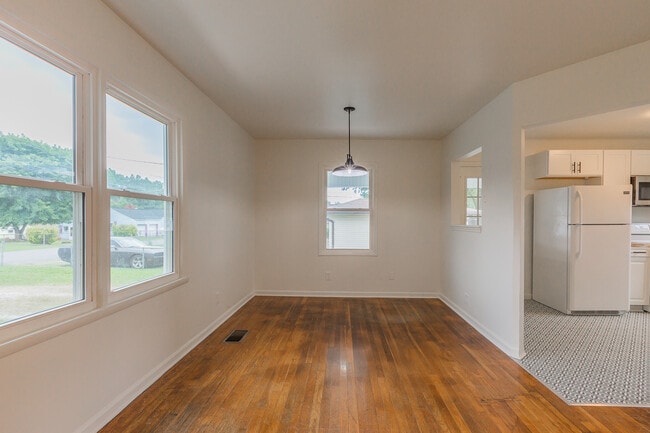 Building Photo - 43 3rd St