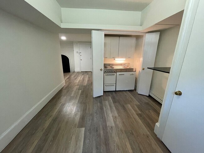 Building Photo - 130 Marlborough St