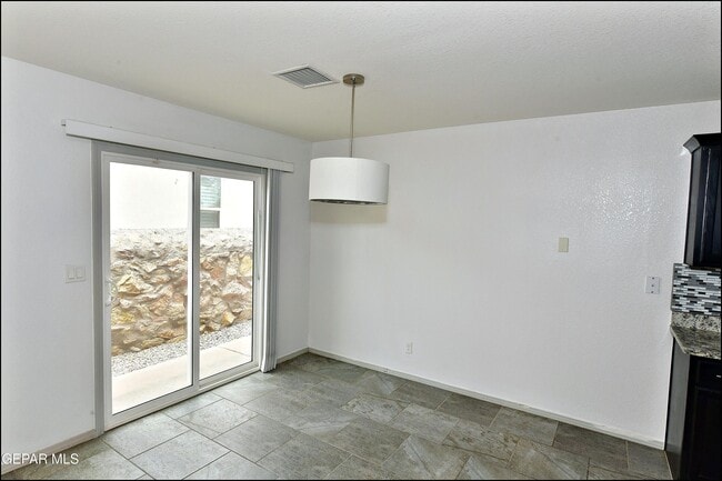Building Photo - 872 Colbert Shapleigh Pl