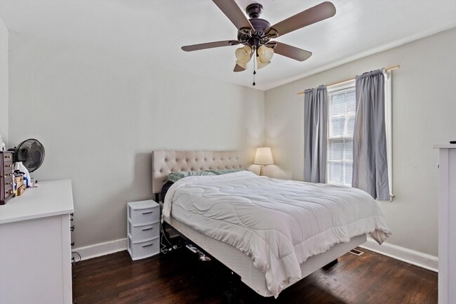Building Photo - 3132 Carnes Ave