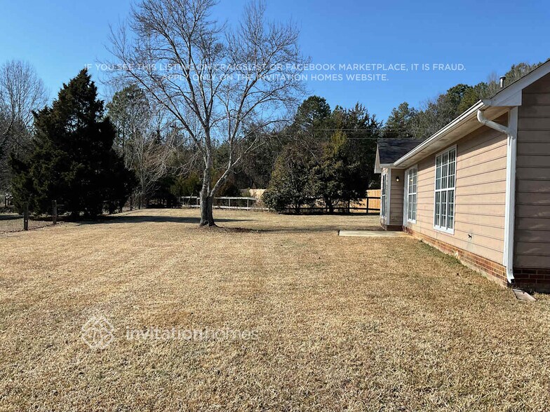 Building Photo - 5014 Alexis Dr