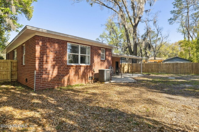 Building Photo - 1007 Brierfield Dr