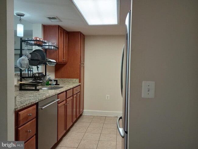 Building Photo - 11800 Sunset Hills Rd