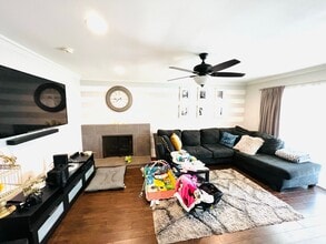 Building Photo - Simi Valley - 4 Bedroom 2.5 Bathroom - 10 ...