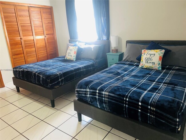 Building Photo - 2525 NW 33rd St