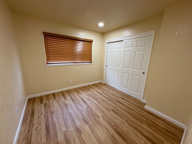 Building Photo - Comfortable place to call home