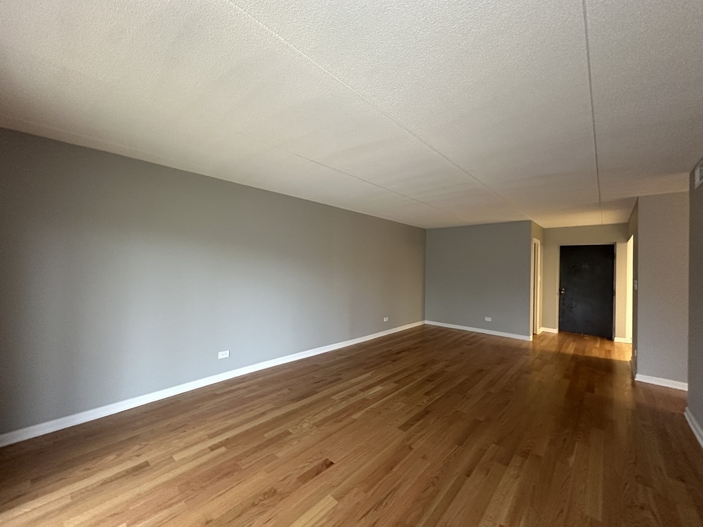 Building Photo - 525 N Quentin Rd