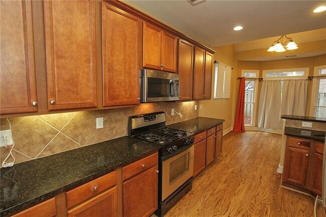 Building Photo - 1360 Eastgate Ct