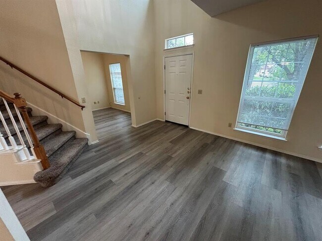 Building Photo - 10911 Grassmere Ct