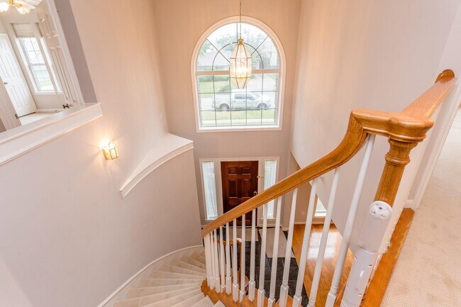 Building Photo - 4611 Oakdale St