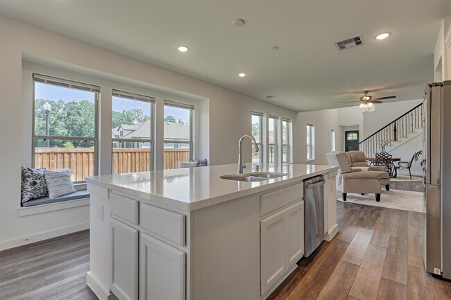 Building Photo - 27129 Ivorywood Dr