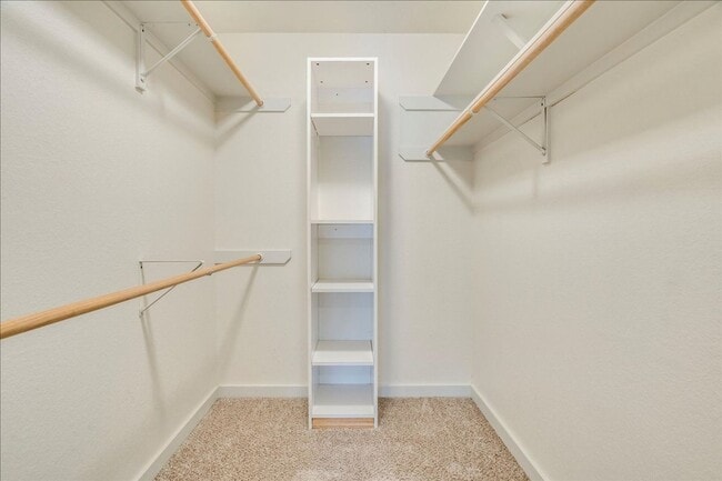 Building Photo - 2811 Hardeman-B