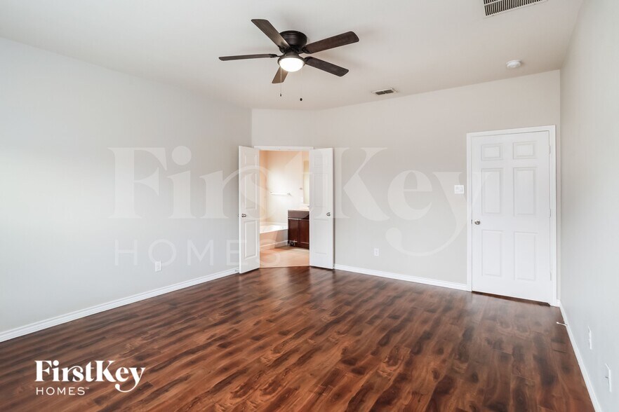 Building Photo - 1417 Villa Paloma Blvd