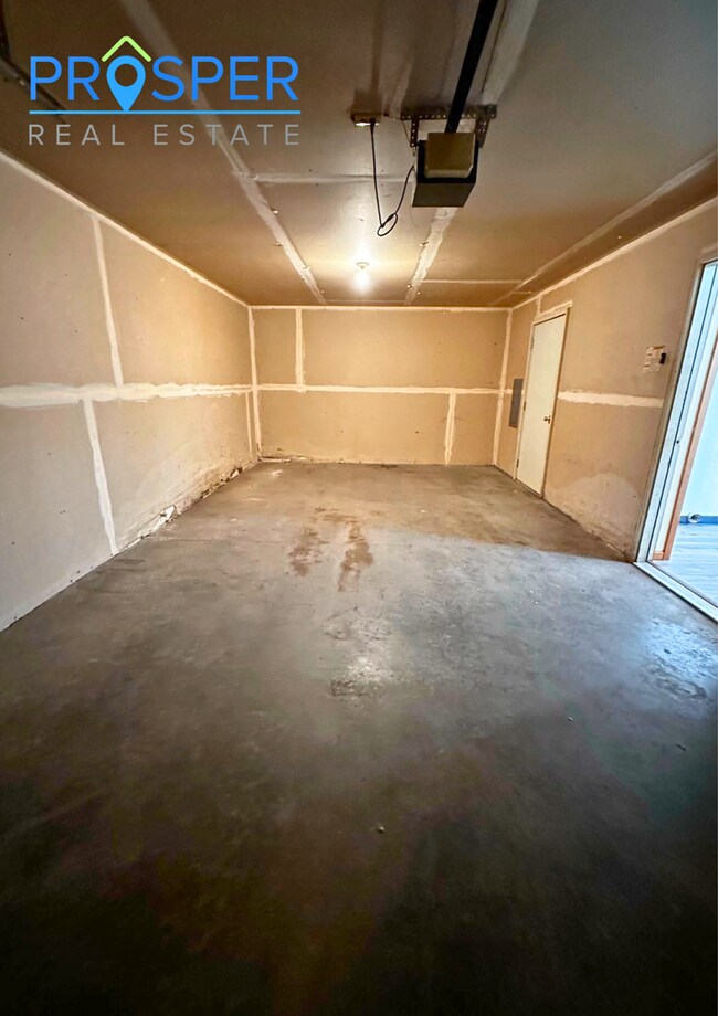 Building Photo - 856 Kari Dr