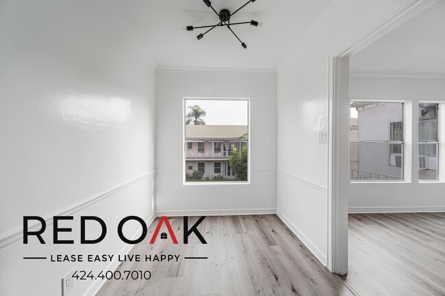 Building Photo - 5164 Clinton St