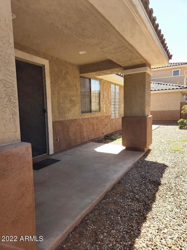 Building Photo - 13569 W Cypress St