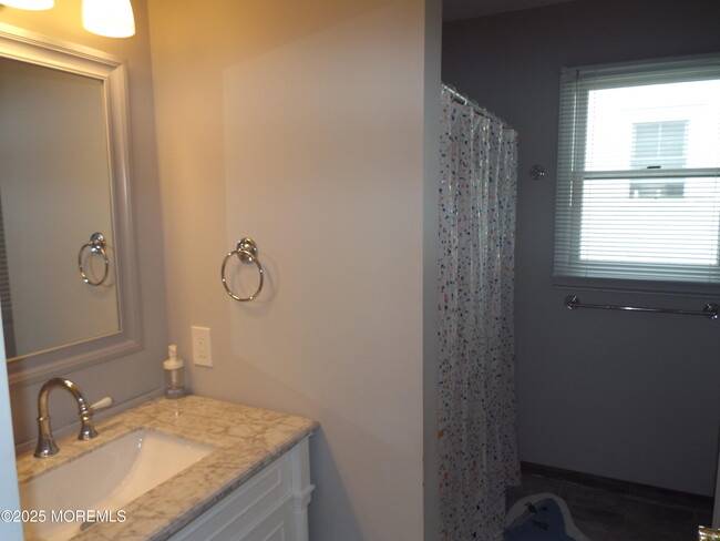 Building Photo - 416 Monmouth Ave