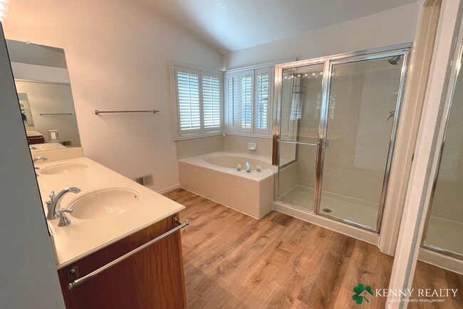Building Photo - Stunning 3 Bedroom, 2 Bathroom Home in San Carlos