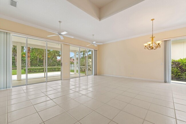 Building Photo - 9038 SE La Creek Ct