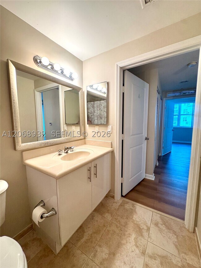 Building Photo - 7900 Harbor Island Dr