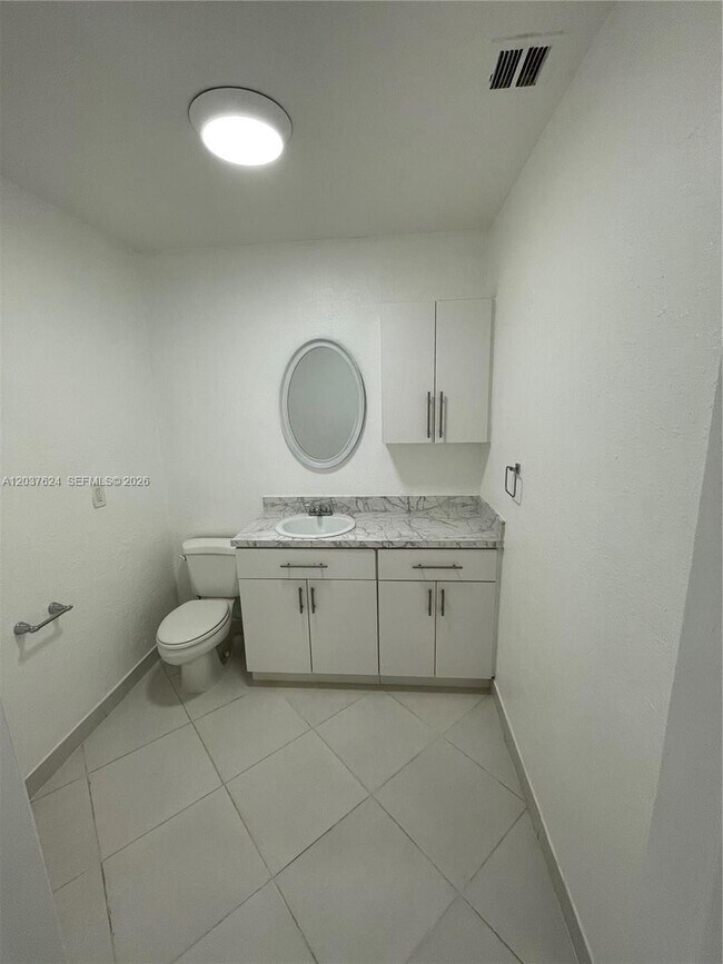 Building Photo - 1501 NE 173rd St