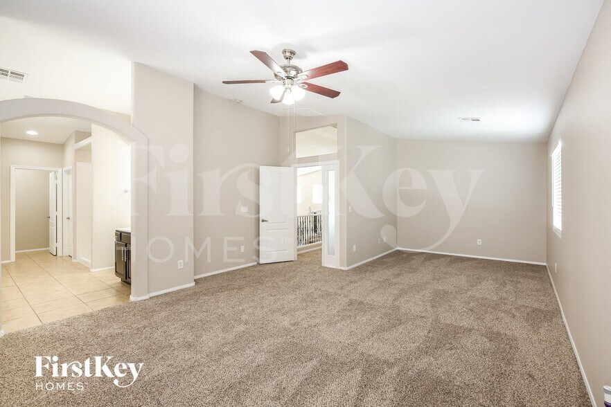 Building Photo - 420 Orchid Oasis Ave