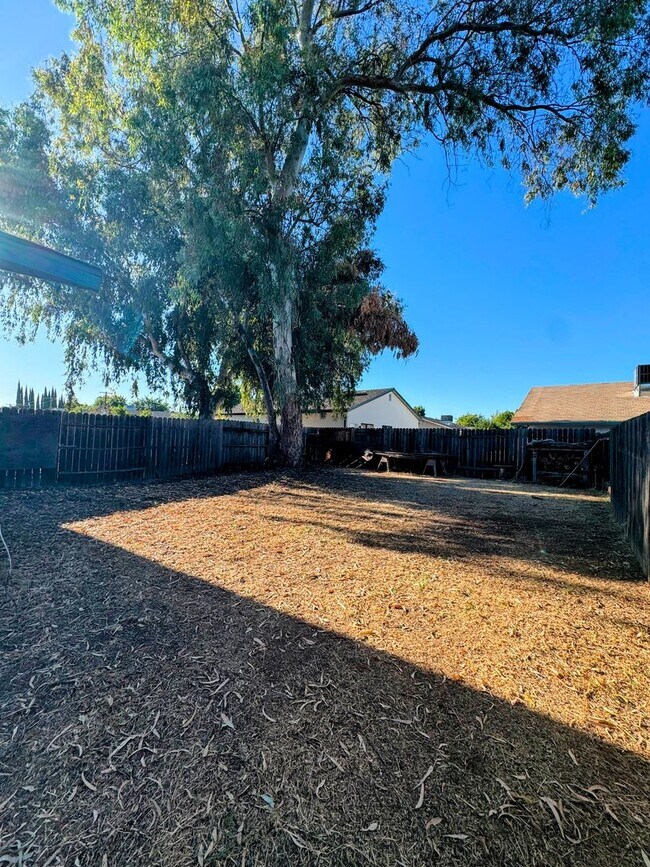 Building Photo - 4136 Oberon Ave