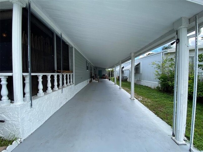 Building Photo - 5514 Lagoon Dr