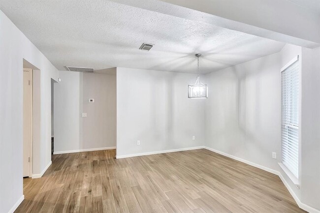 Building Photo - 15 White Bark Pl