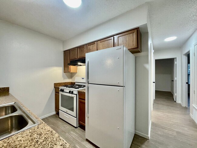 Building Photo - 1114/1116 Hazelton