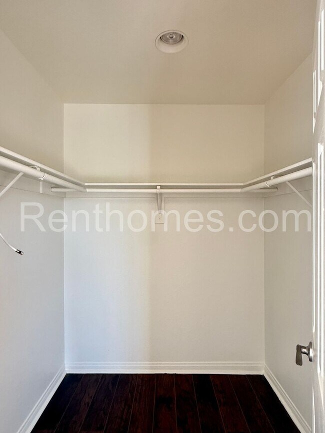 Building Photo - 23835 Cork Oak Cir