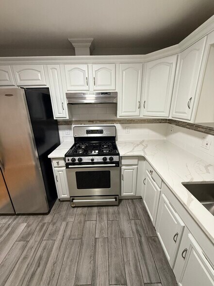 Building Photo - 535 Central Ave