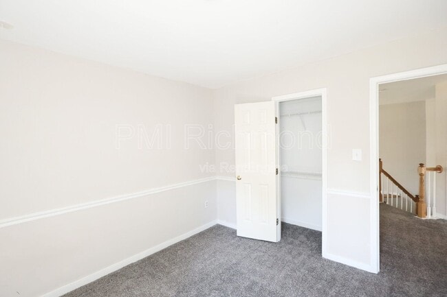 Building Photo - 6004 Manor Park Terrace