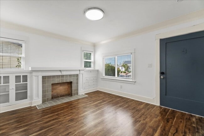 Building Photo - Charming 3-Bedroom Craftsman with Modern Upgrades and Spacious Layout