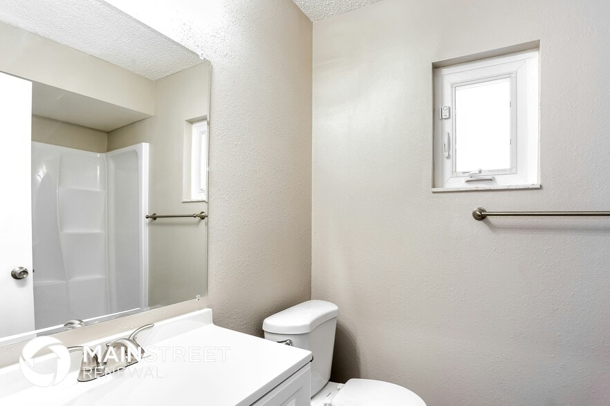 Building Photo - 5101 Glenhurst Ln