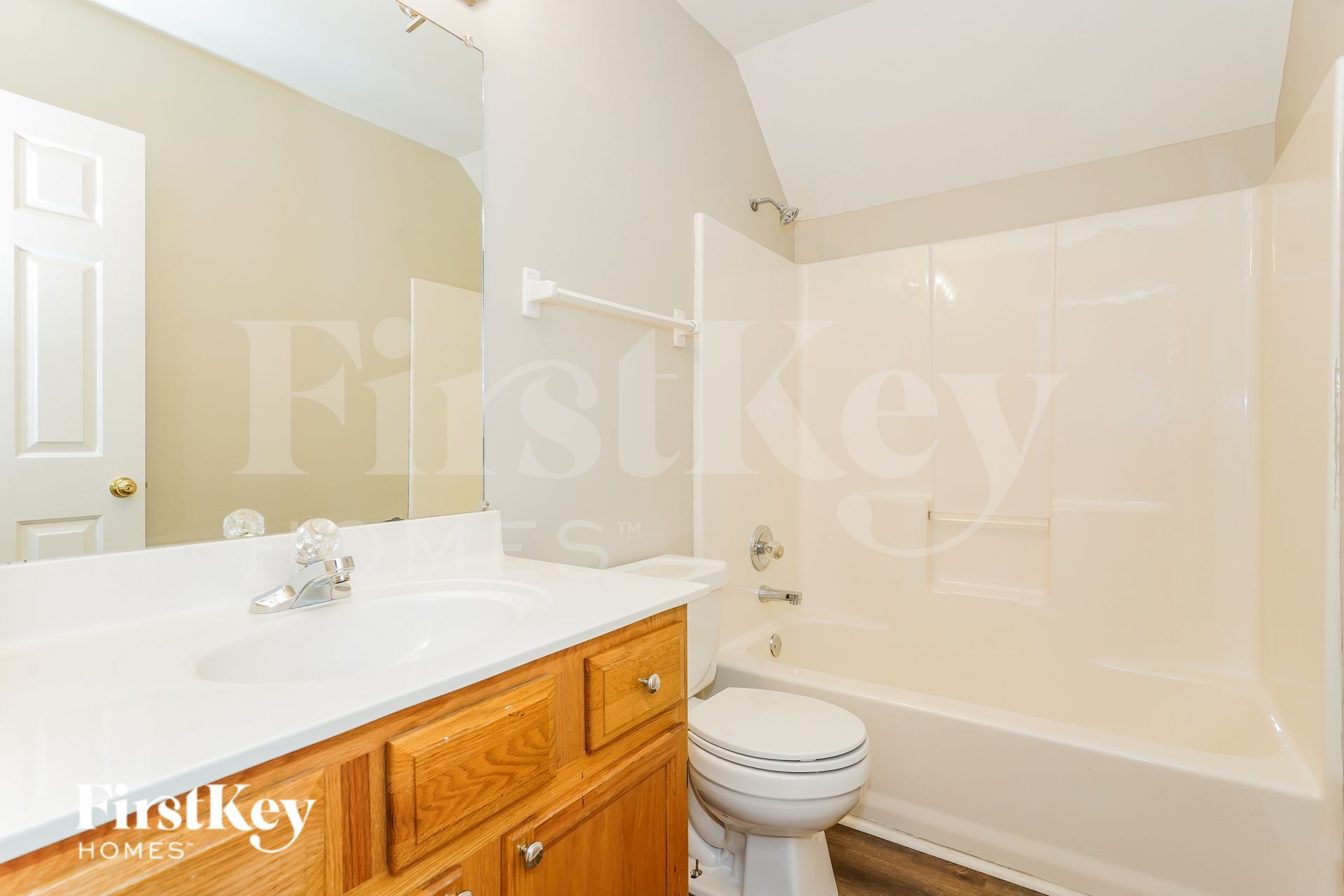 Building Photo - 802 Conway Pl