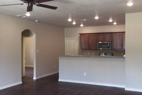 Building Photo - 6106 Boxelder Trail