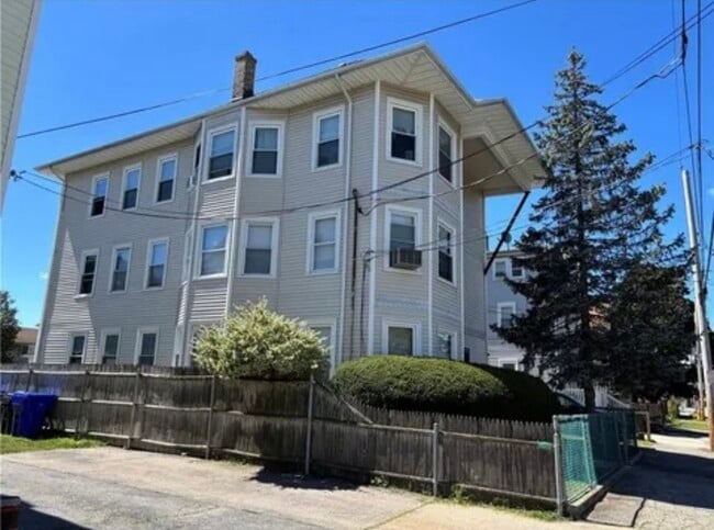 Building Photo - 95 Oakland Ave