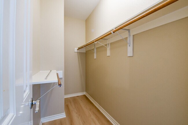 Building Photo - 7024 Eastwood St