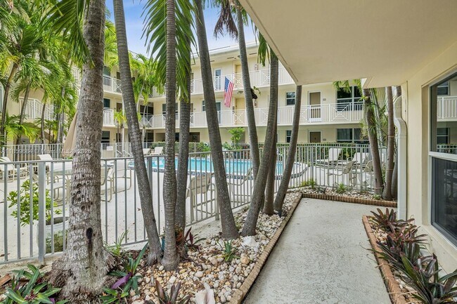 Building Photo - 255 Sunrise Dr