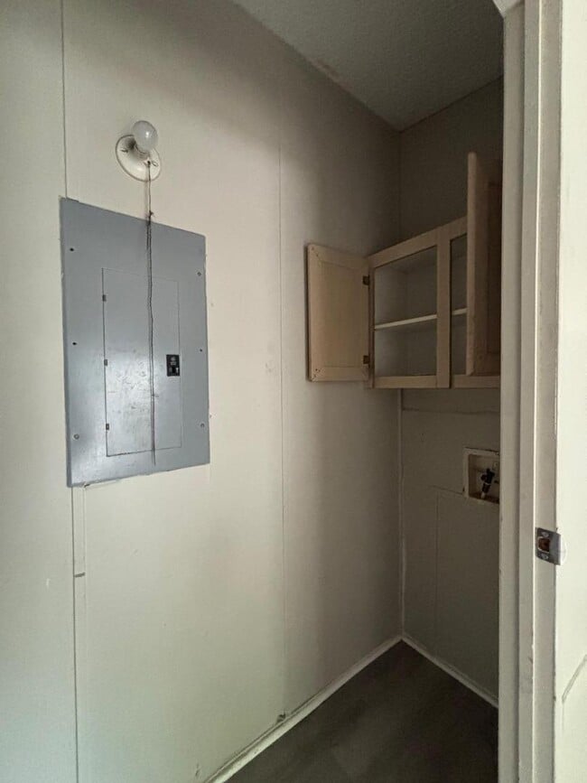 Building Photo - 307 Marcus crt