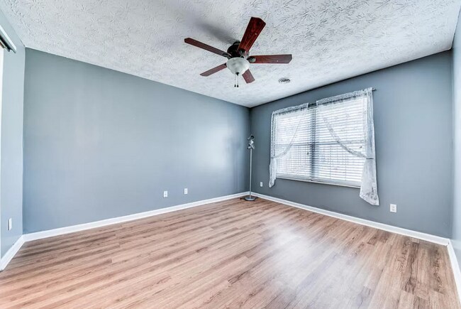 Building Photo - 1327 Lucy Way