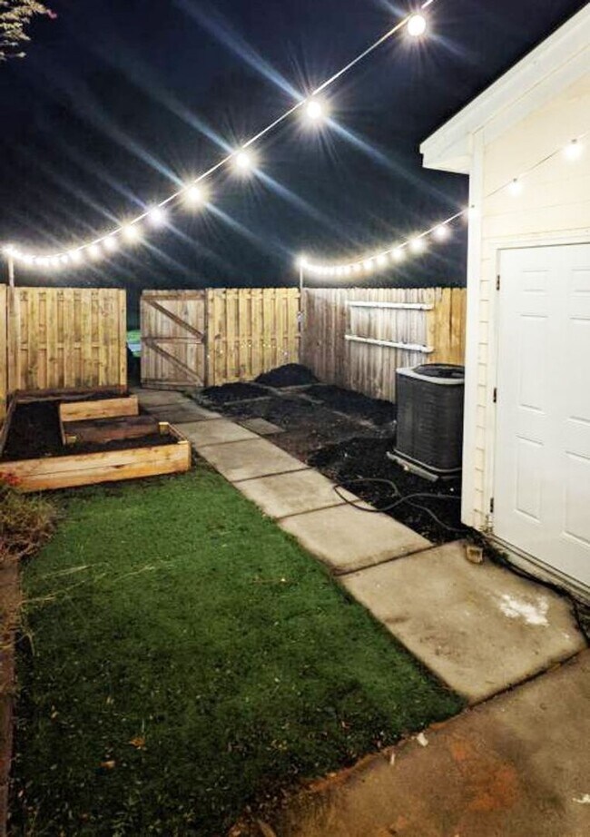 Building Photo - 1735 Brittlebush Ln