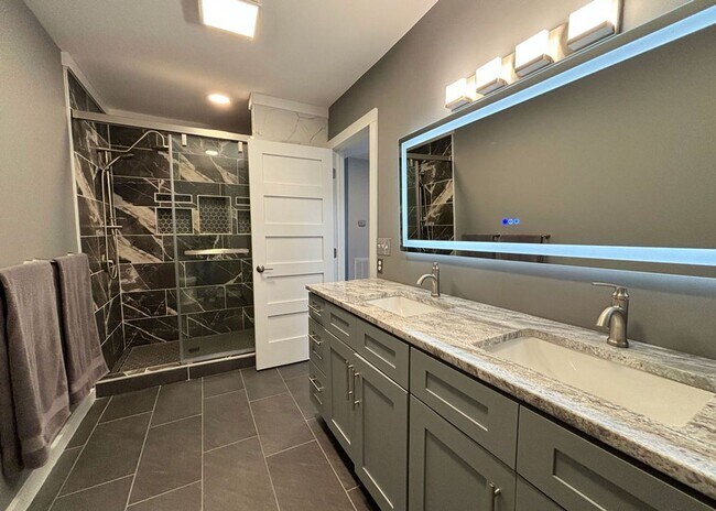 Building Photo - Available 7/10. Gorgeous Custom-Built 3 BR/3.5 BA Home on HUGE Corner Lot in Old Mt Pleasant!