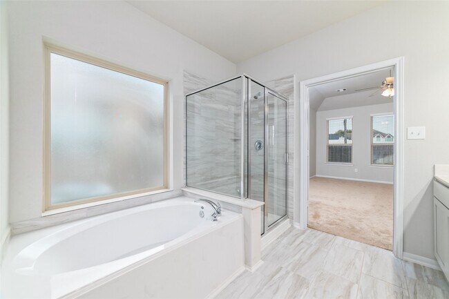 Building Photo - 4919 Vly White Oak Ln