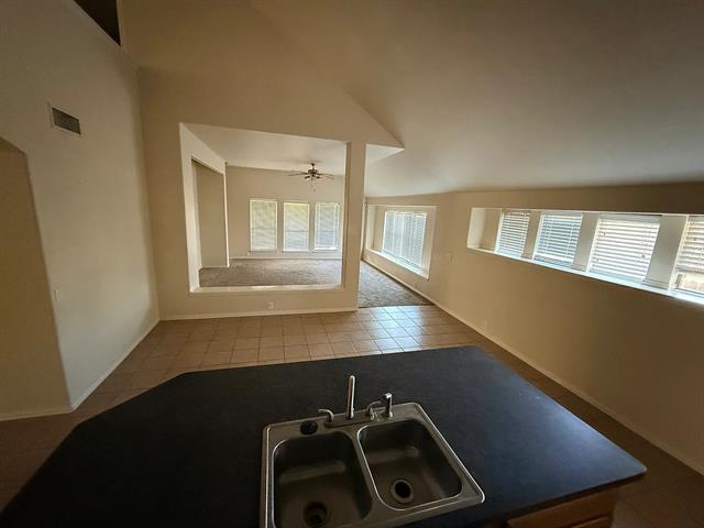 Building Photo - 661 Shotwell St